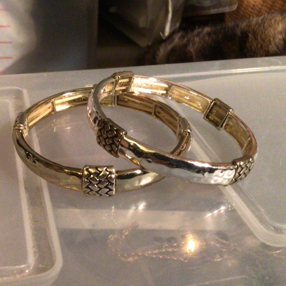 New 2 Silvertone on elastic stretch band bracelets
